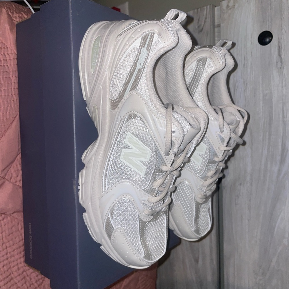 530 ‘beige’ New Balance  EUC